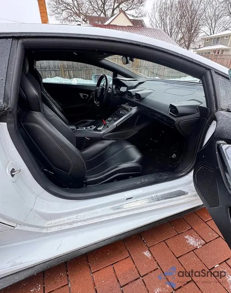 2015 Lamborghini Huracan z USA, uszkodzony, nr VIN ZHWUC1ZF8FLA03249